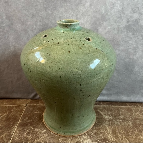 Vintage MCM Signed MCR Green Glazed Studio Art Pottery Vase Vessel ~ 6 x 9 Inch - Picture 3 of 8